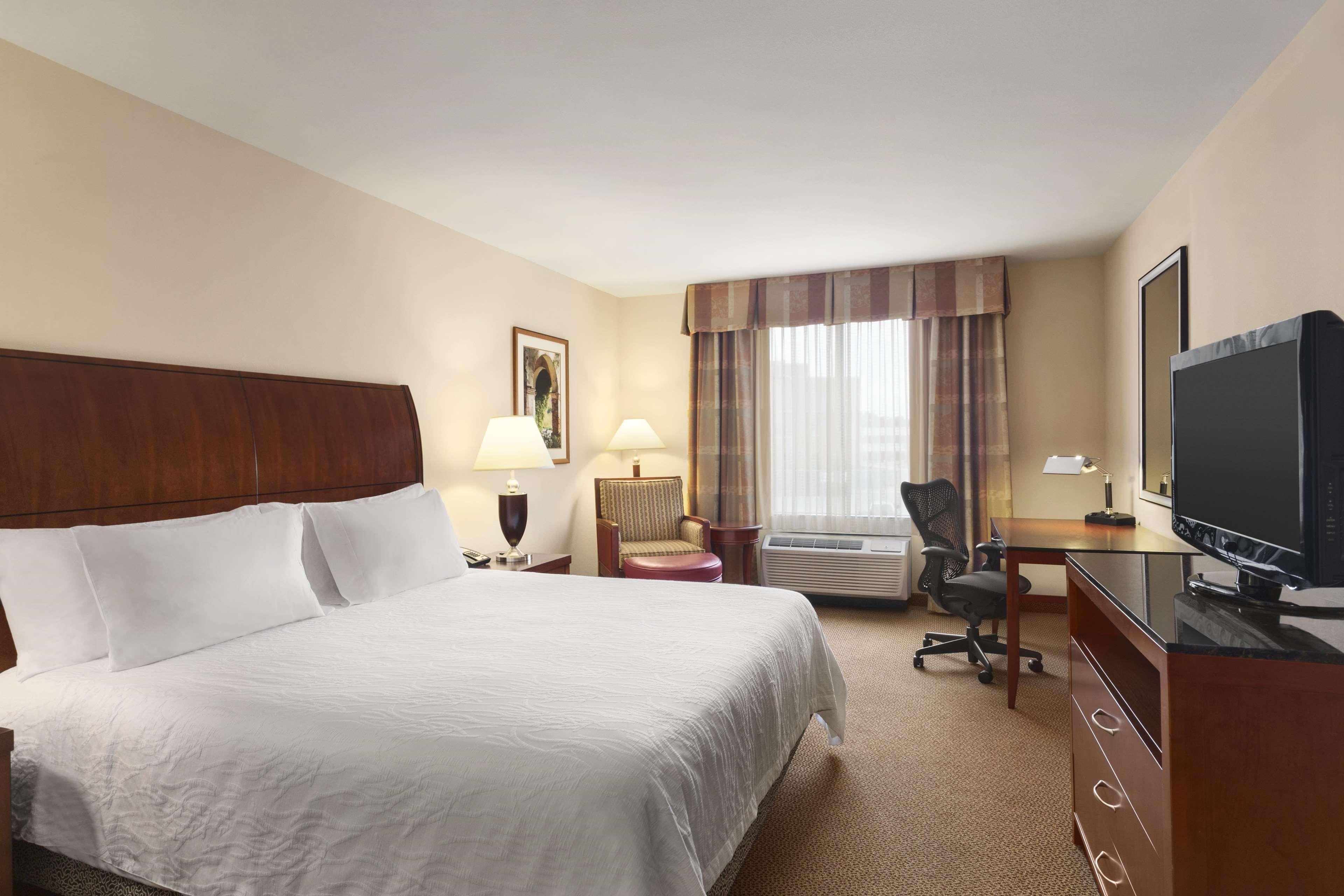 Hilton Garden Inn Бартлсвилл Экстерьер фото