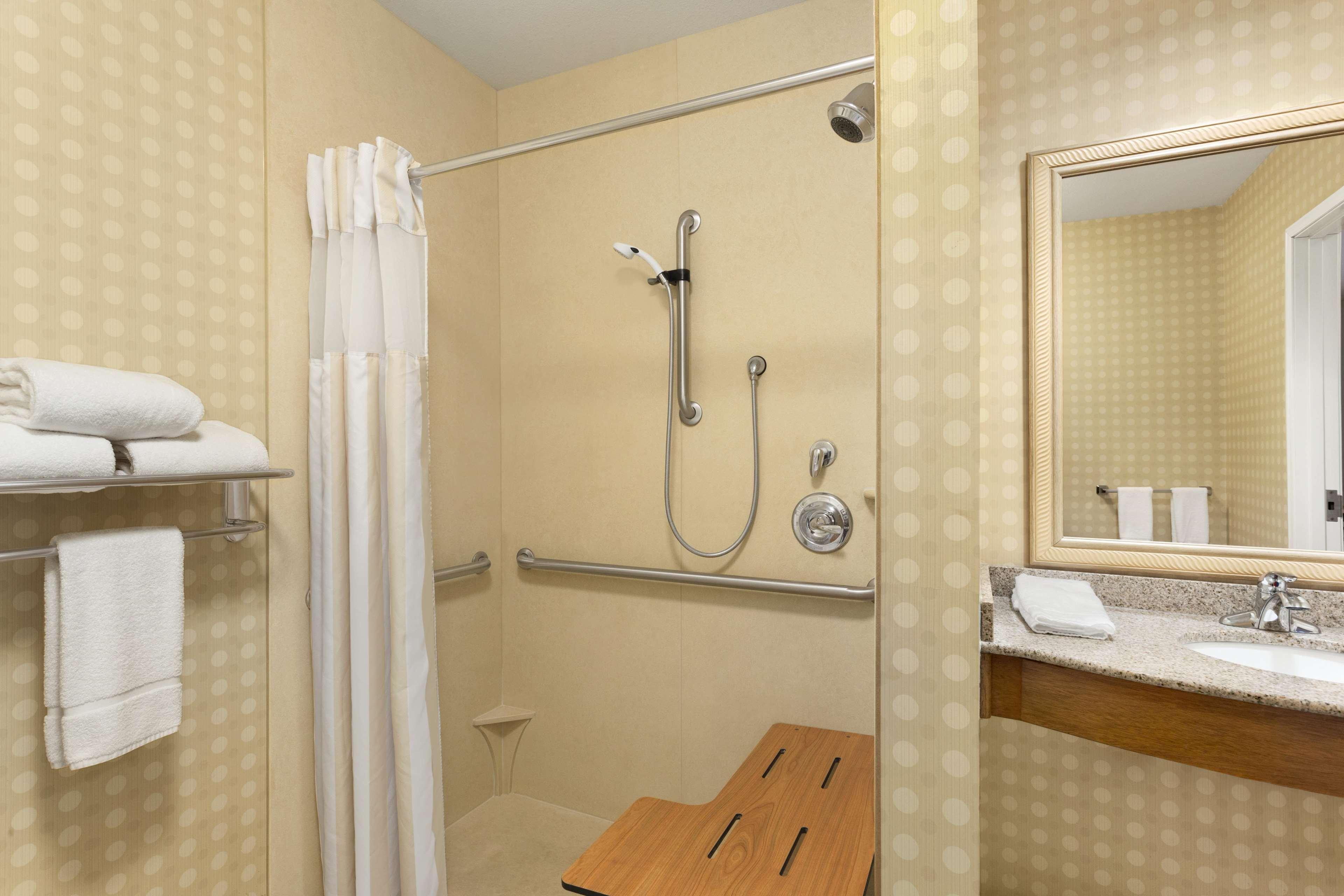 Hilton Garden Inn Бартлсвилл Экстерьер фото