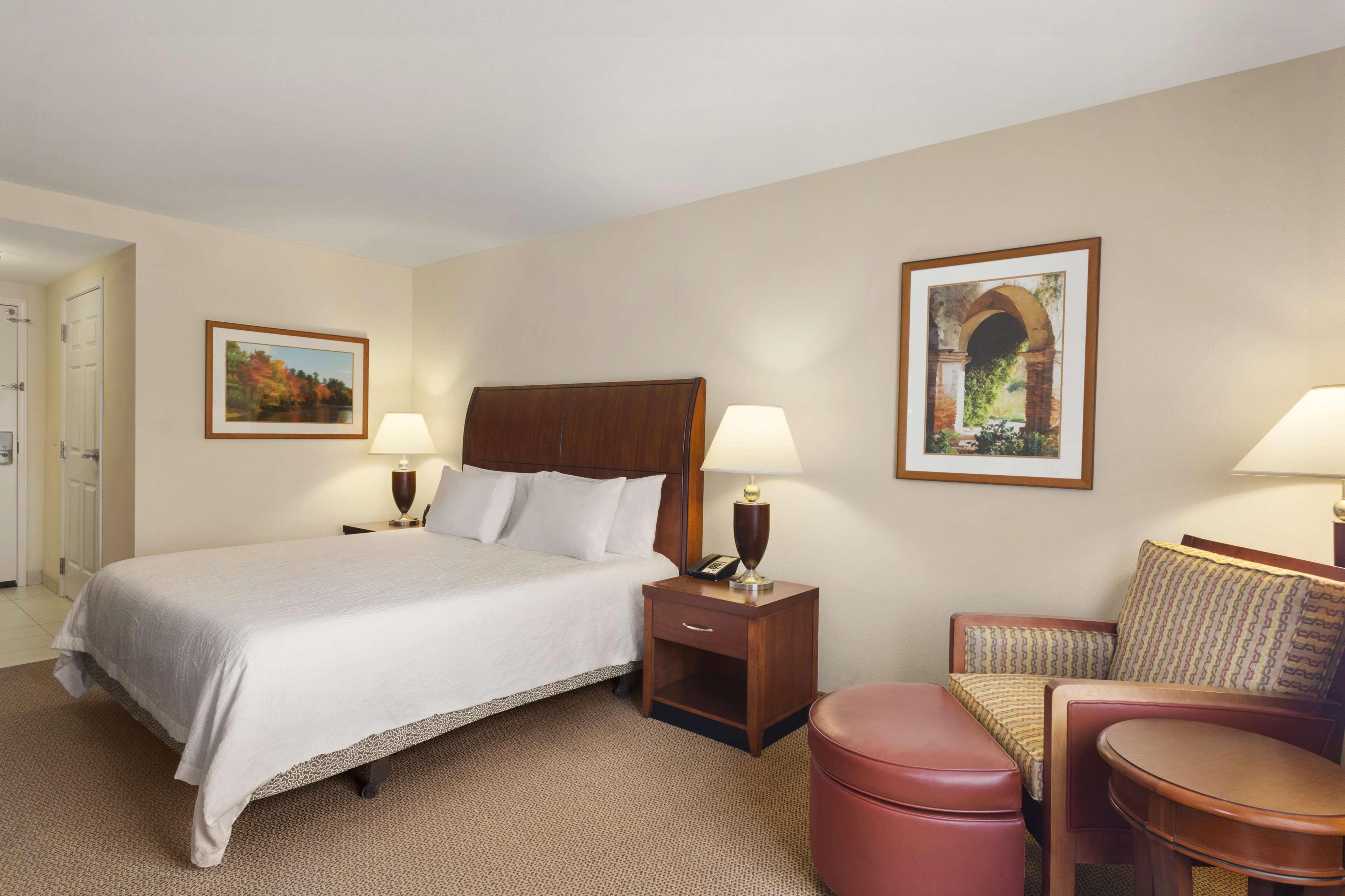 Hilton Garden Inn Бартлсвилл Экстерьер фото