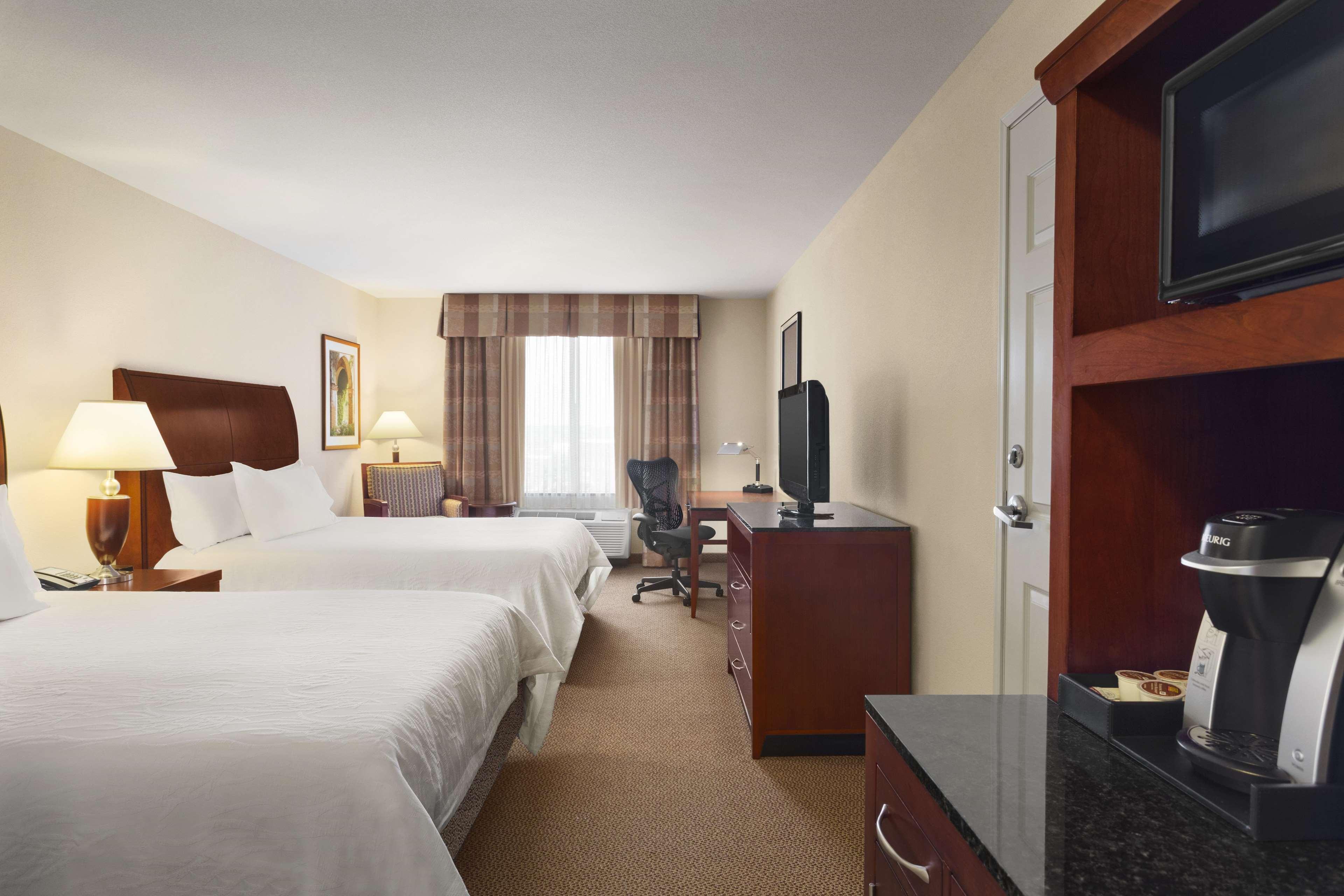 Hilton Garden Inn Бартлсвилл Экстерьер фото
